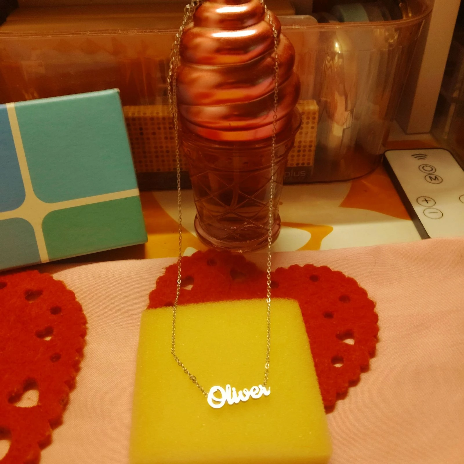 Collar personalizado de color plateado nombre Oliver de acero inoxidable hipoalergénico 